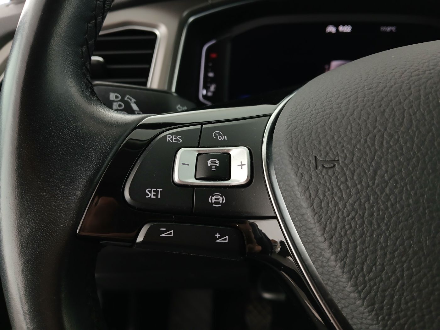 VW T-Roc 2.0 TDI Design | Bild 17 von 25