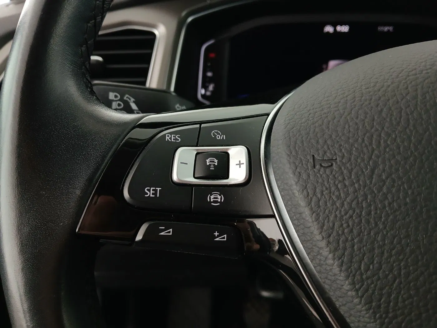 VW T-Roc 2.0 TDI Design | Bild 17 von 25