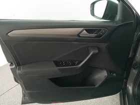 VW T-Roc 2.0 TDI Design | Thumbnail 11 von 25