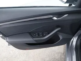 Skoda Octavia Combi 2.0 TDI Essence | Thumbnail 8 von 25