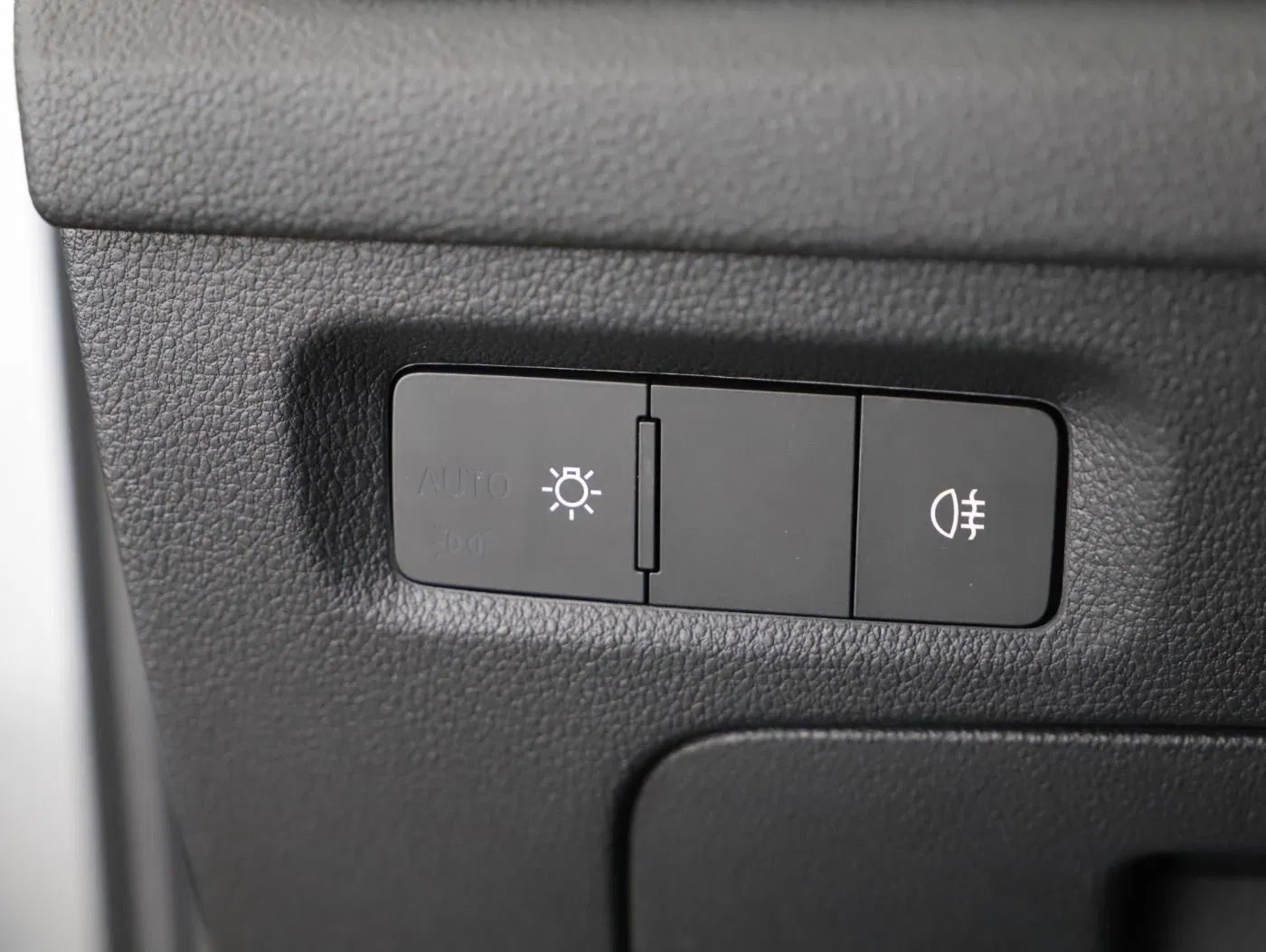 Skoda Octavia Combi 2.0 TDI Essence | Bild 10 von 25