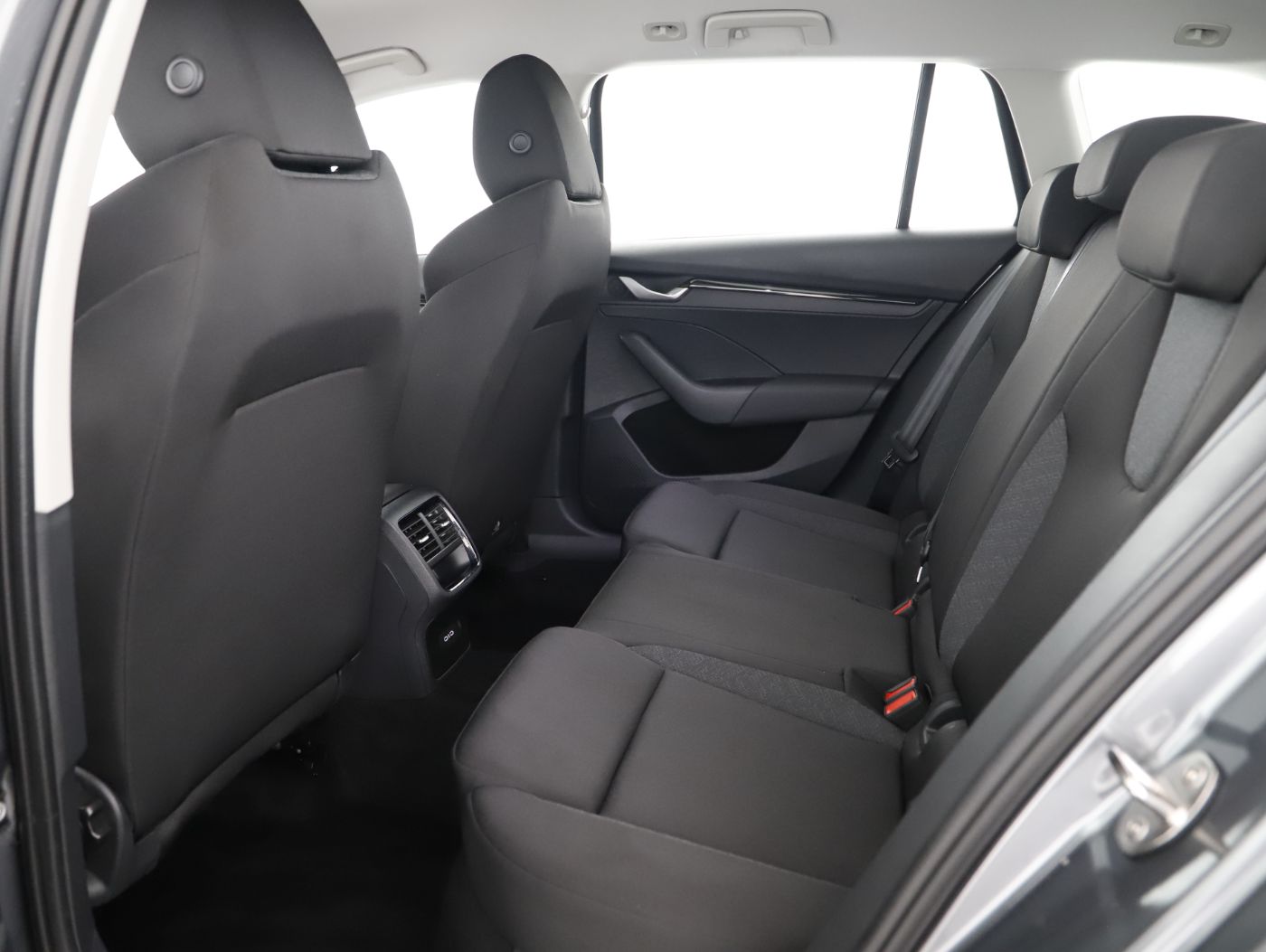 Skoda Octavia Combi 2.0 TDI 85 kW Essence | Bild 8 von 22