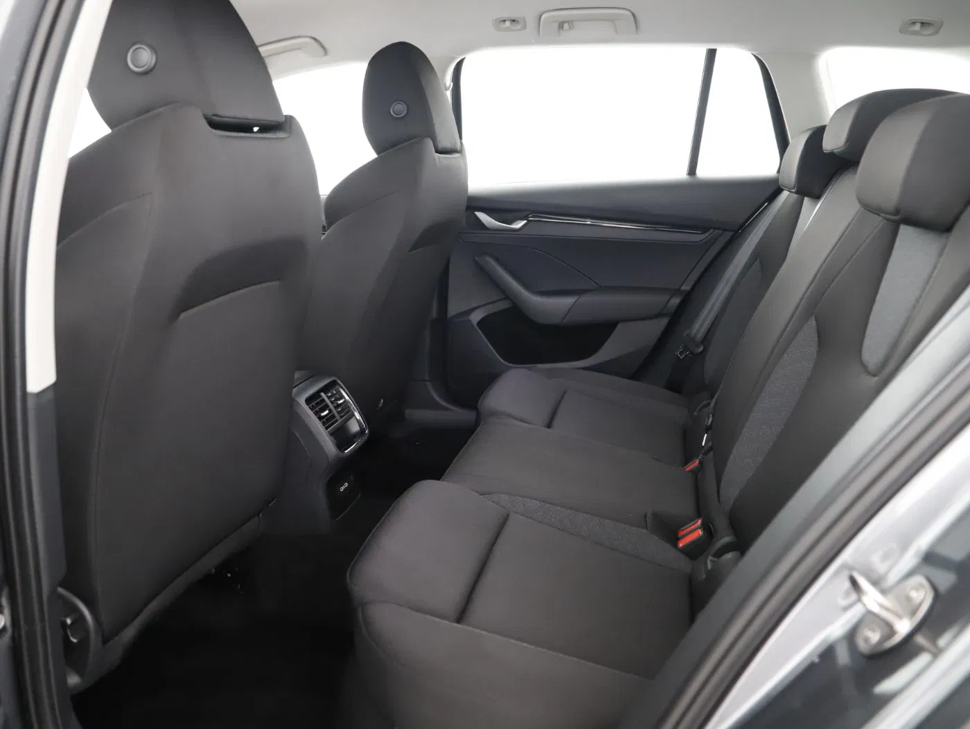 Skoda Octavia Combi 2.0 TDI 85 kW Essence | Bild 8 von 22