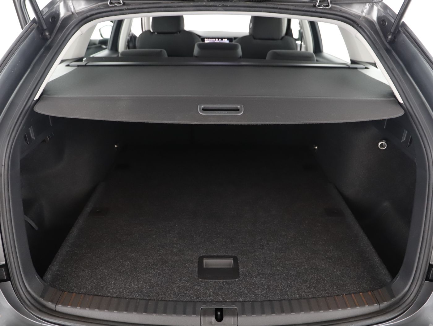 Skoda Octavia Combi 2.0 TDI Essence | Bild 22 von 25