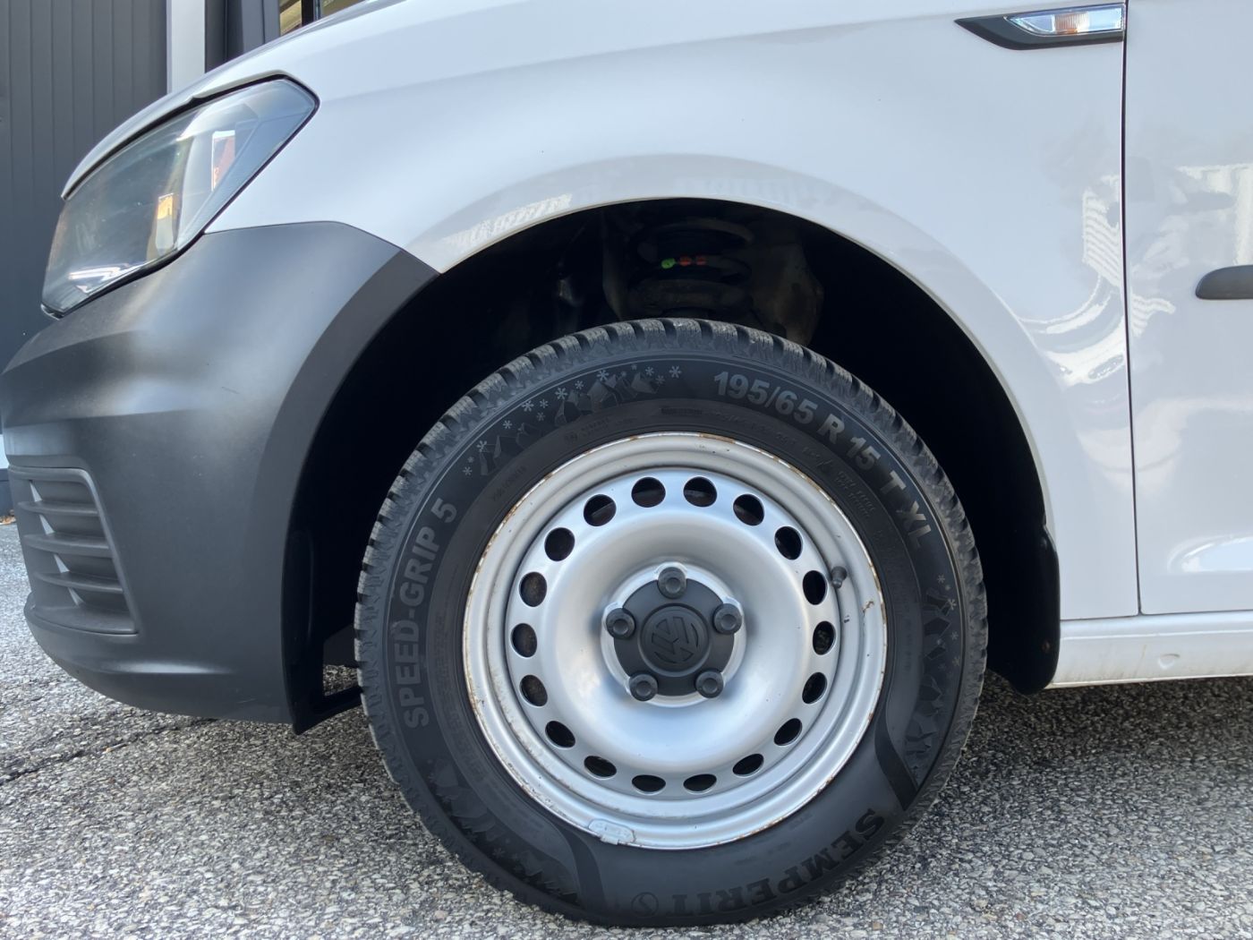 VW Caddy Nfz Kasten 2.0 TDI BMT Kasten | Bild 4 von 18