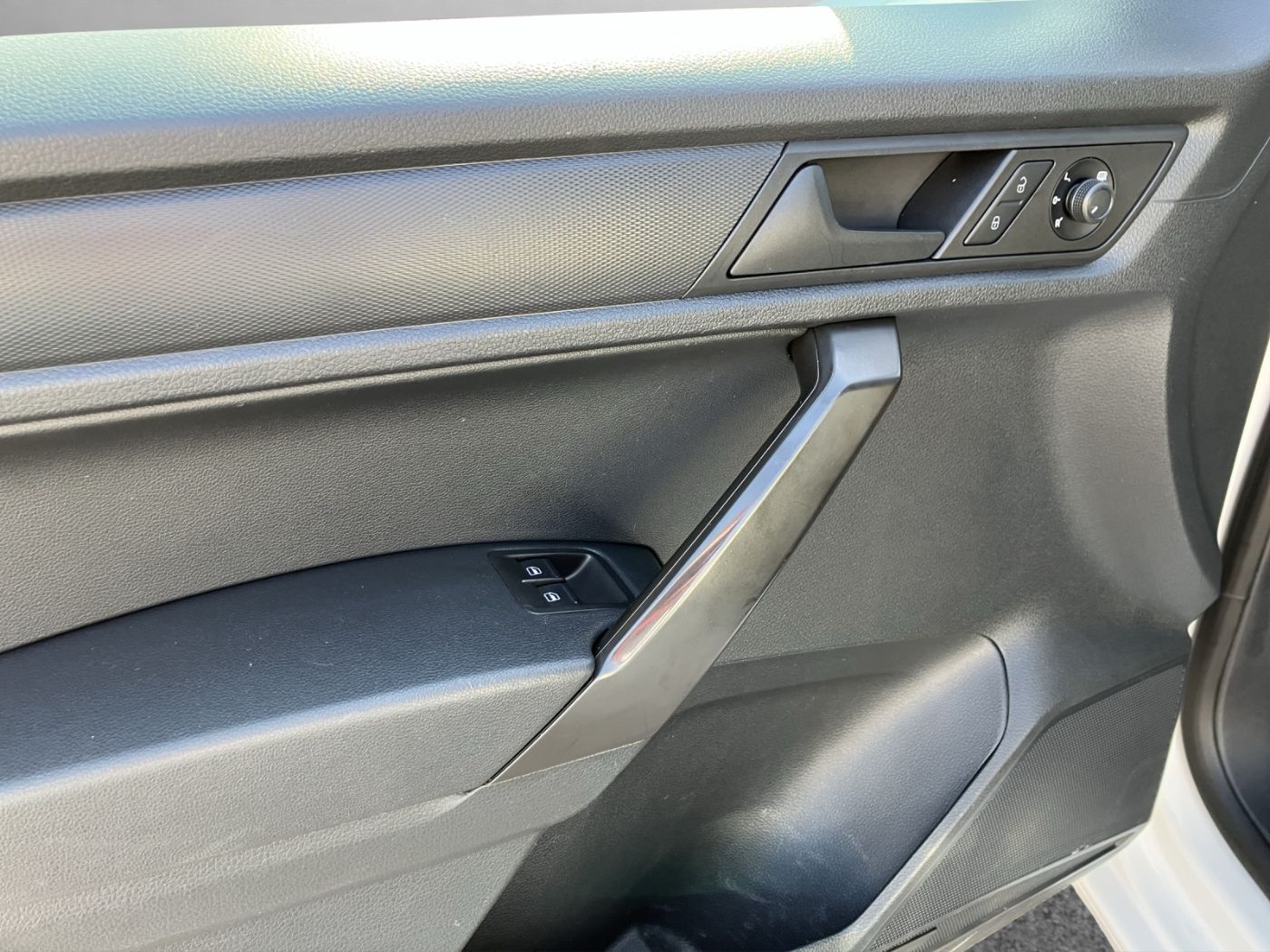 VW Caddy Nfz Kasten 2.0 TDI BMT Kasten | Bild 6 von 18