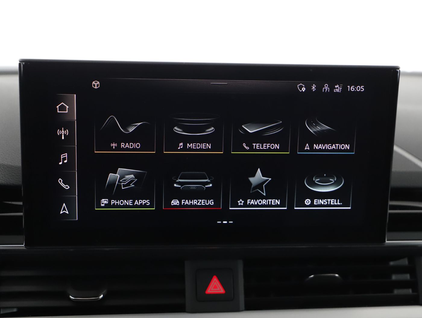 Audi A4 30 TDI S-LINE | Bild 18 von 25