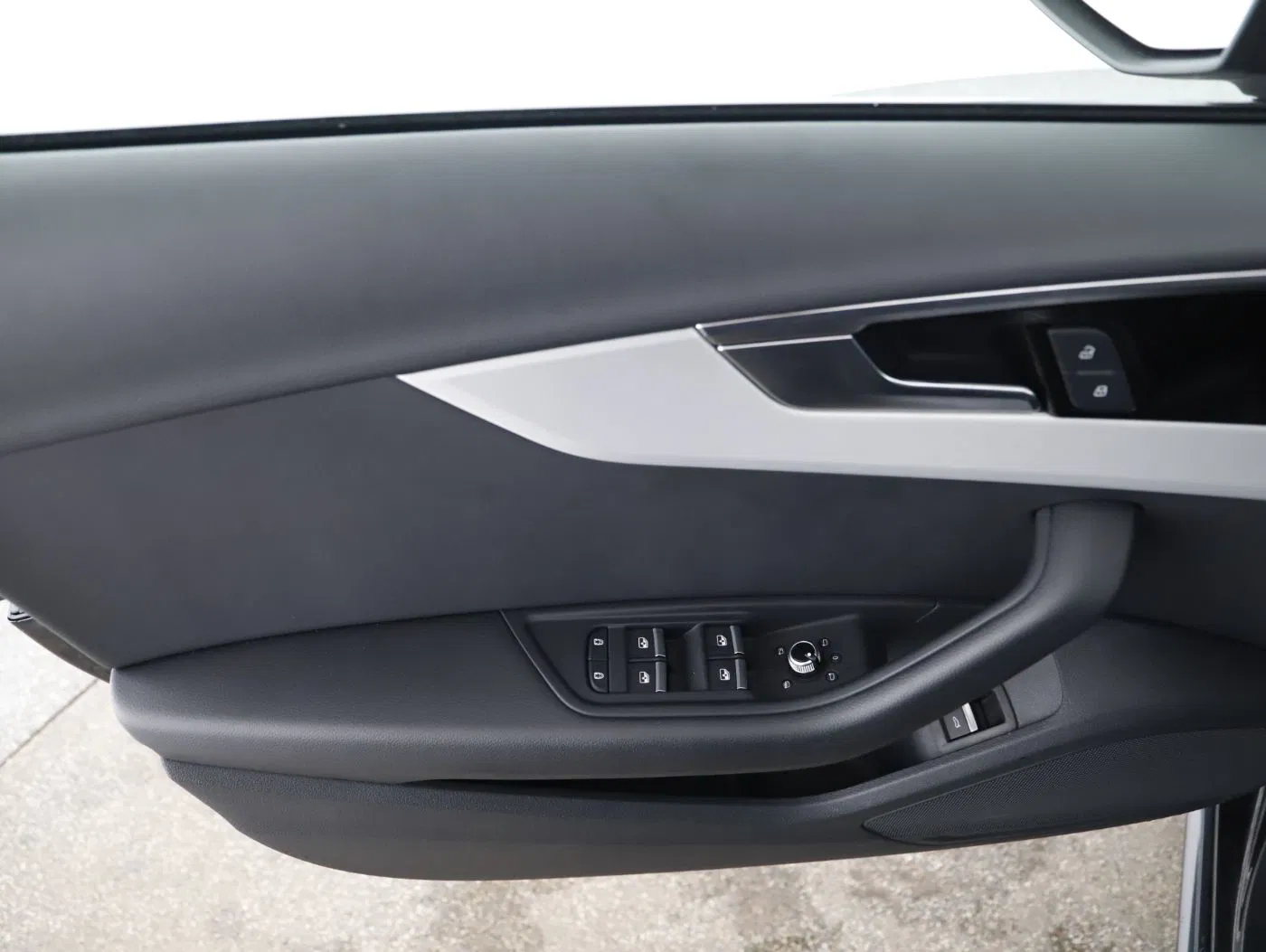 Audi A4 30 TDI S-LINE | Bild 8 von 25