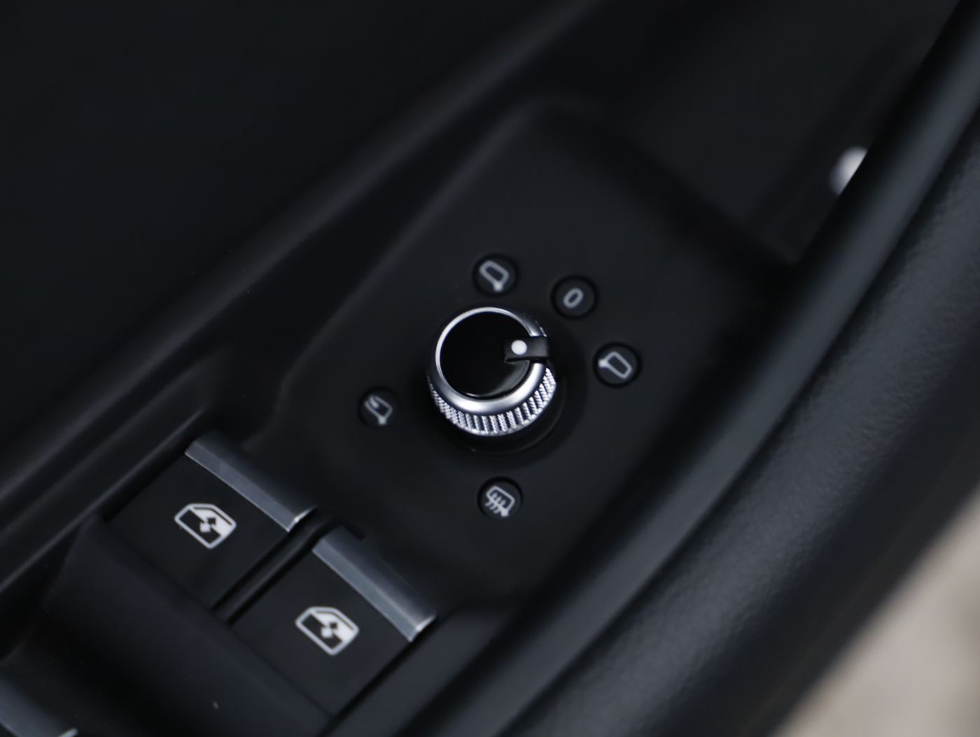 Audi A4 30 TDI S-LINE | Bild 9 von 25