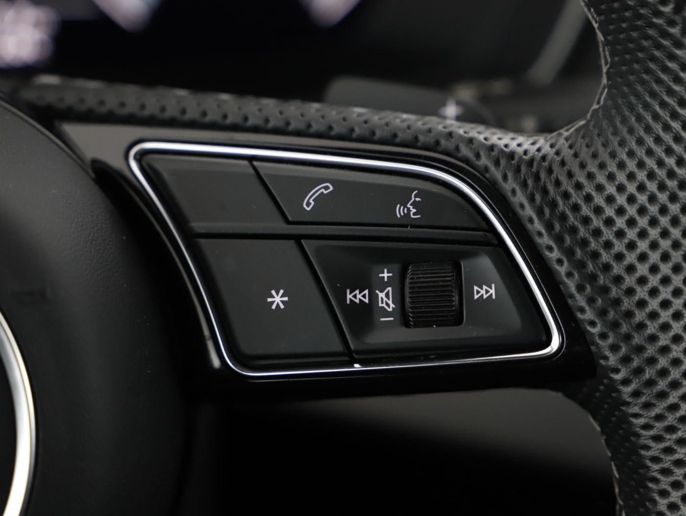 Audi A4 30 TDI S-LINE | Bild 17 von 25