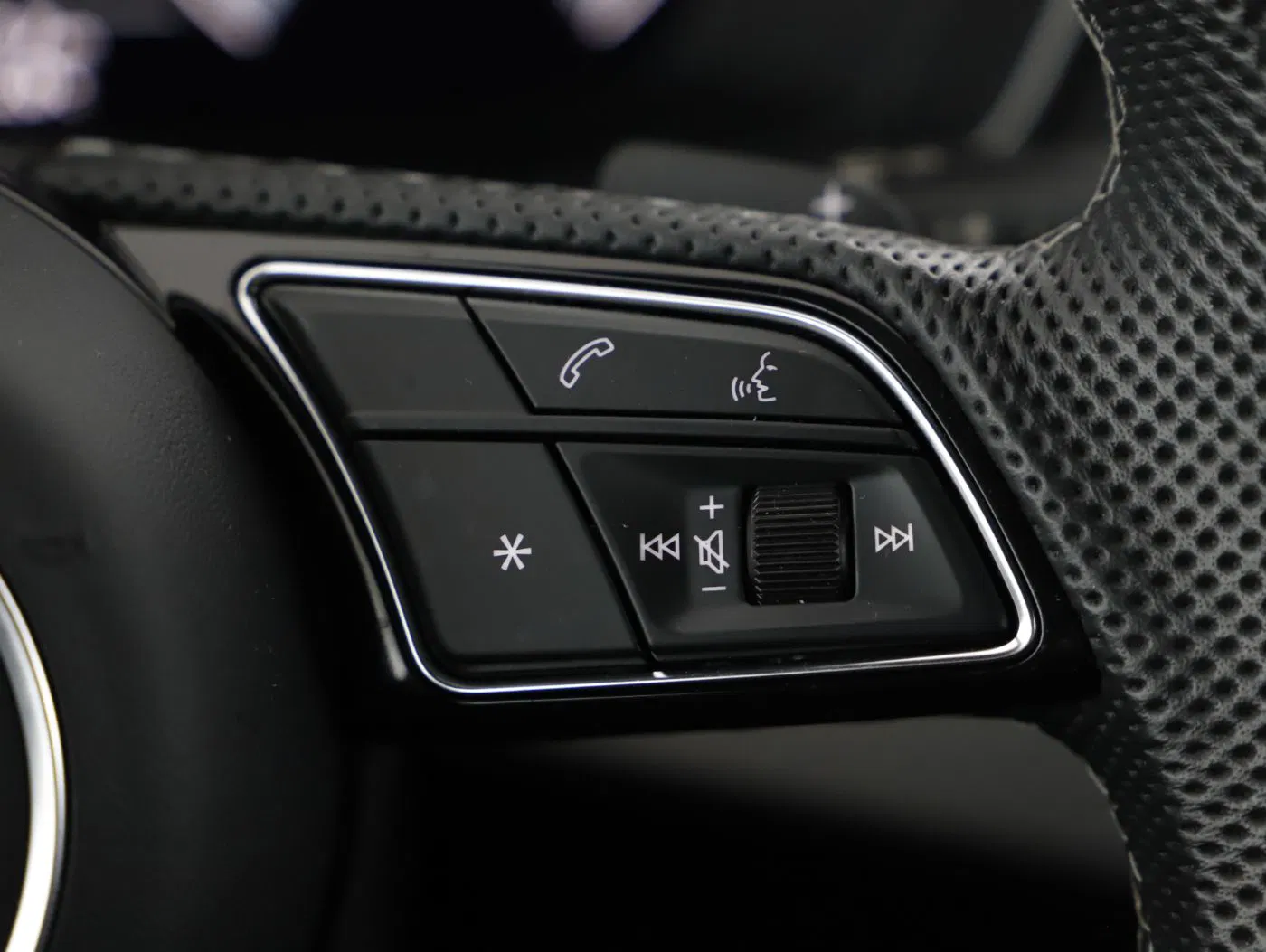 Audi A4 30 TDI S-LINE | Bild 17 von 25