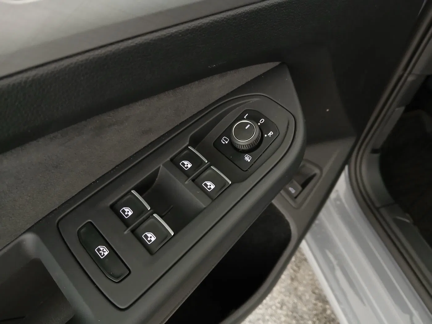 VW Golf VIII Var. 2.0 TDI DSG Life | Bild 12 von 25