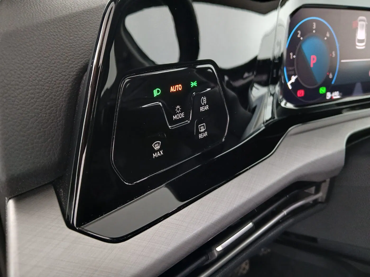 VW Golf VIII Var. 2.0 TDI DSG Life | Bild 13 von 25