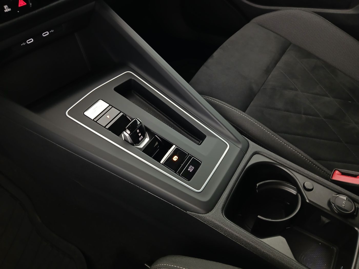 VW Golf VIII Var. 2.0 TDI DSG Life | Bild 22 von 25