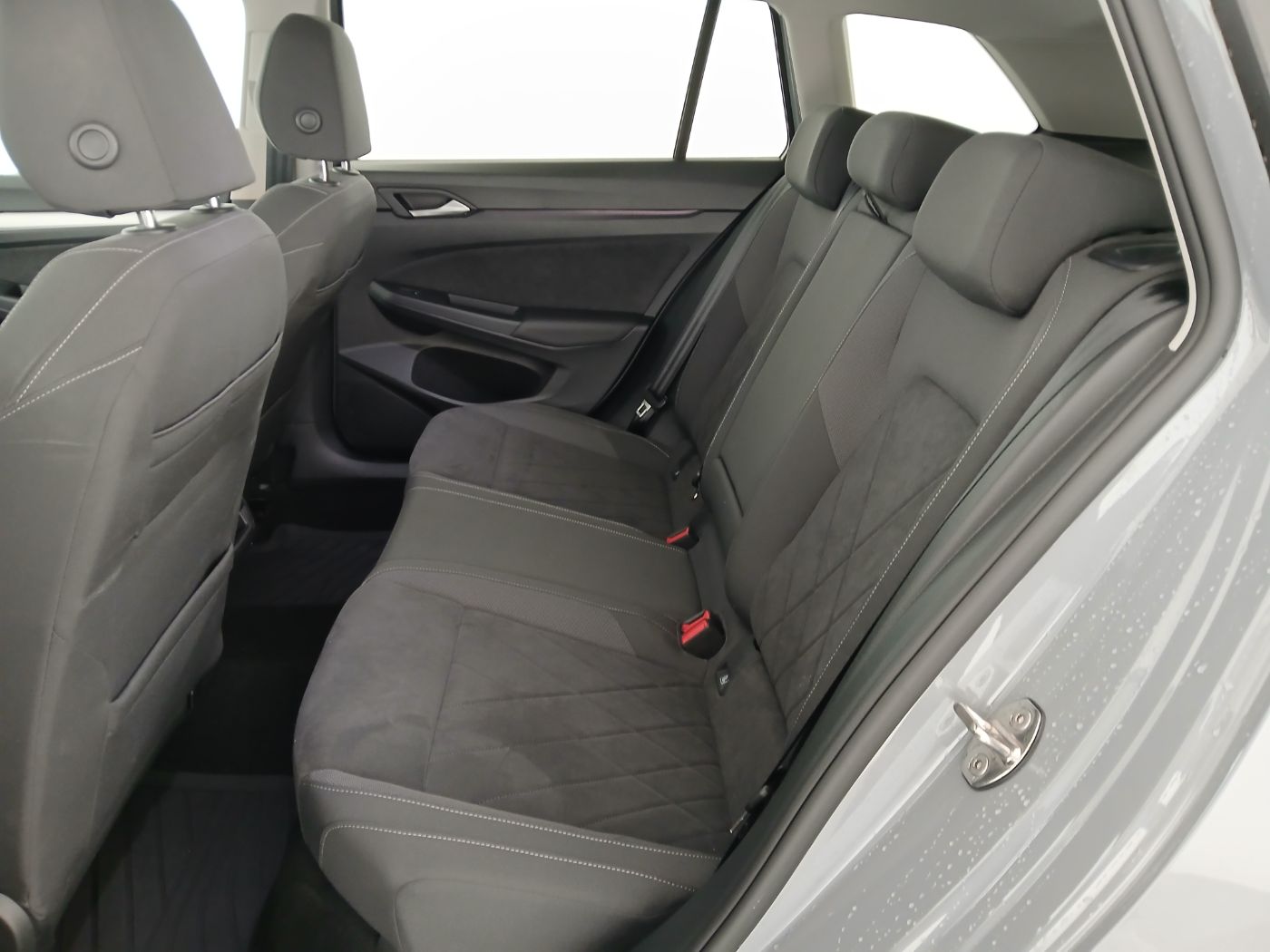 VW Golf VIII Var. 2.0 TDI DSG Life | Bild 23 von 25