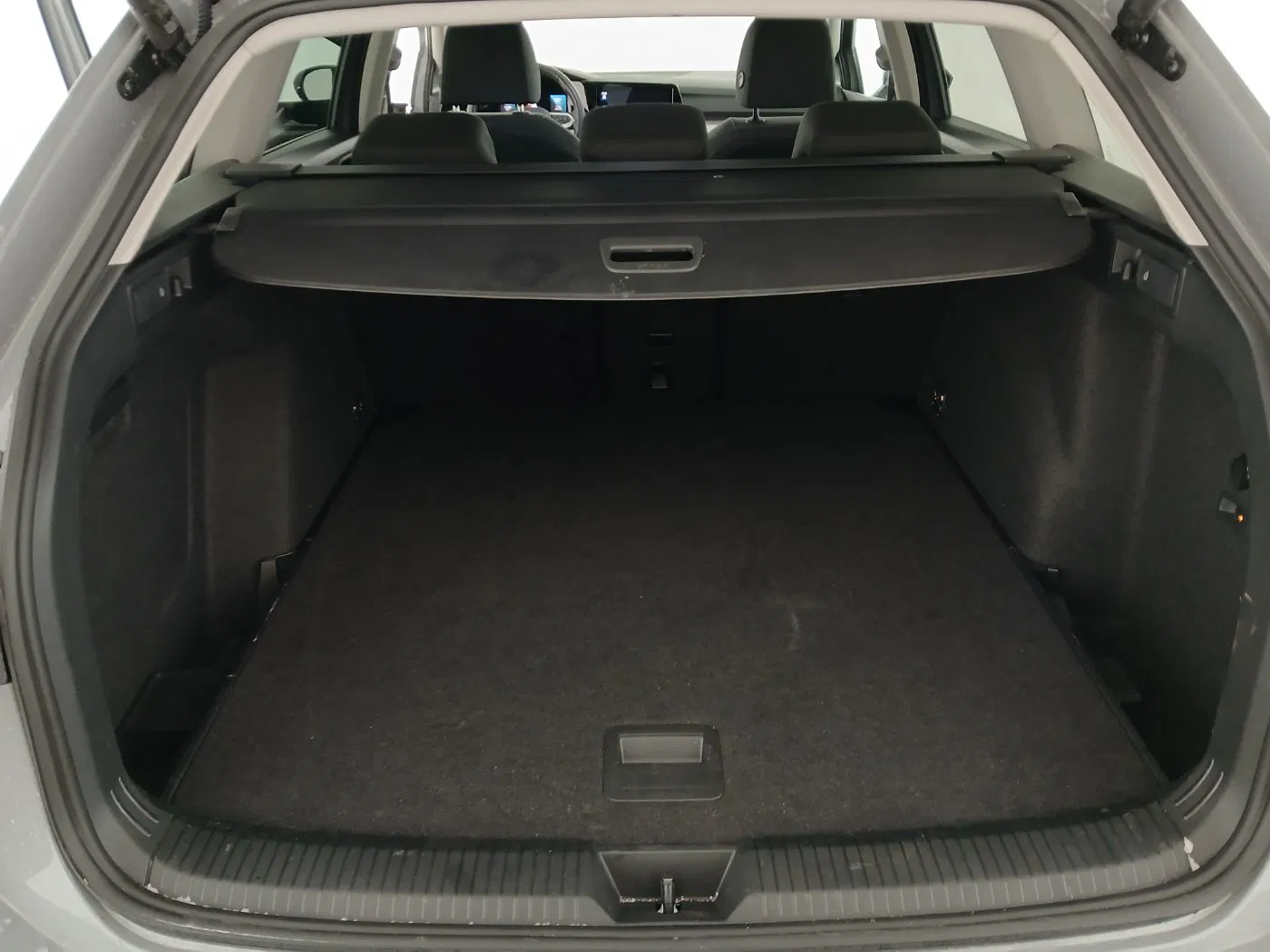 VW Golf VIII Var. 2.0 TDI DSG Life | Bild 24 von 25