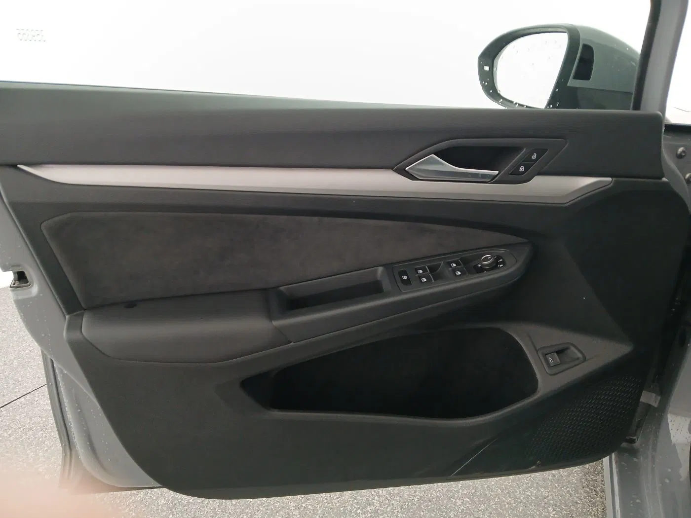 VW Golf VIII Var. 2.0 TDI DSG Life | Bild 11 von 25