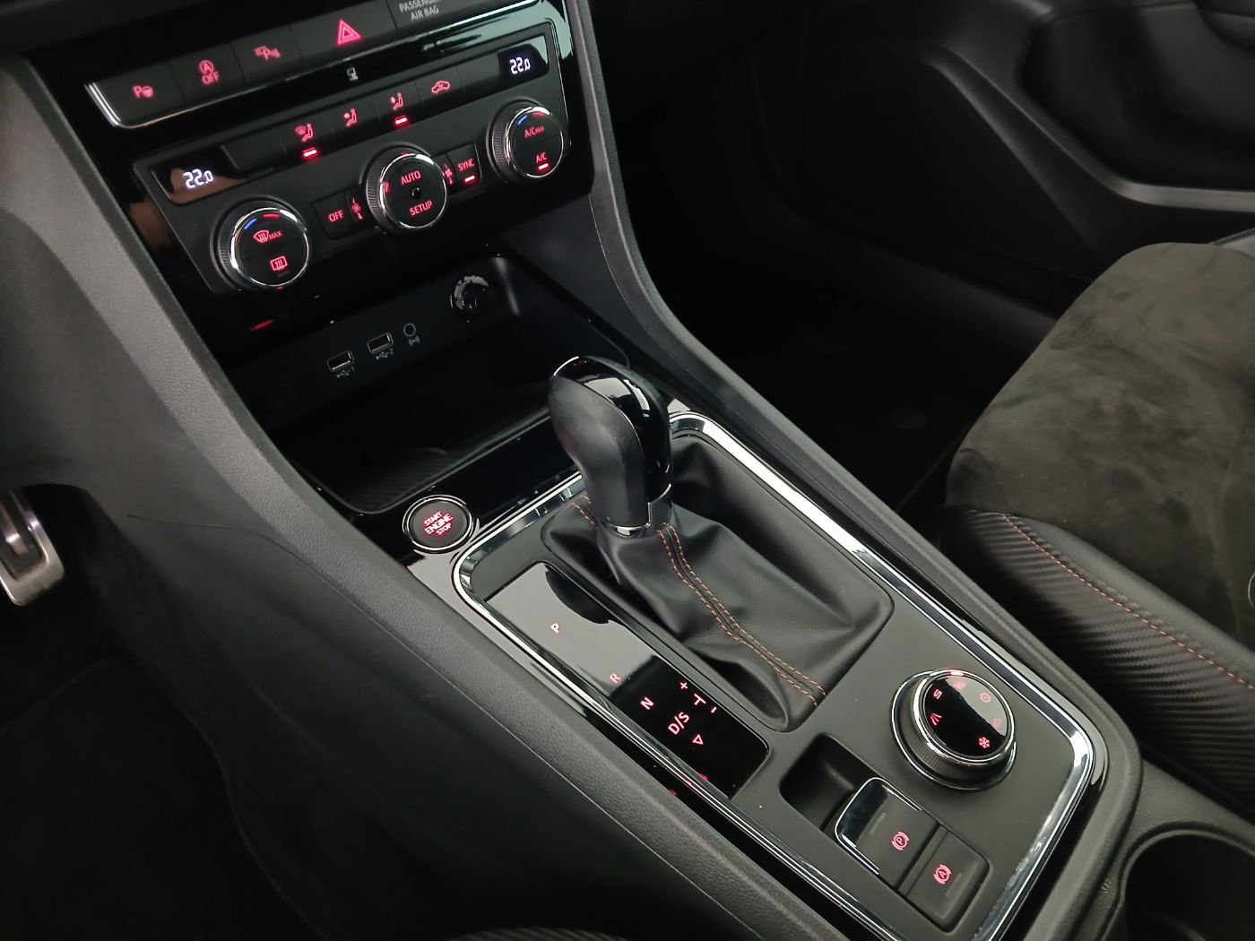 Cupra Ateca 2.0 TSI DSG | Bild 26 von 28