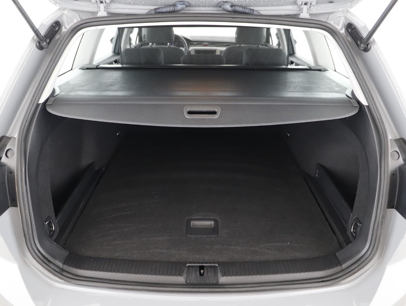 VW Passat Variant 1.5 TSI BMT | Bild 22 von 23