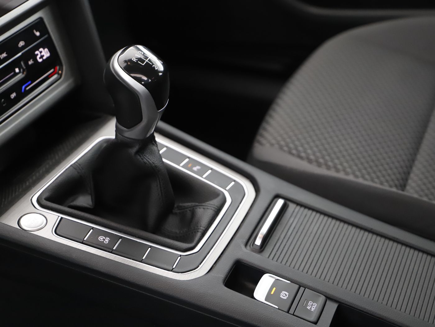 VW Passat Variant 1.5 TSI BMT | Bild 18 von 24