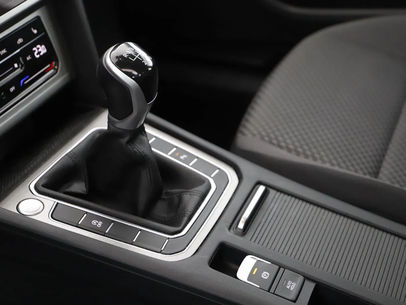 VW Passat Variant 1.5 TSI BMT | Bild 18 von 24