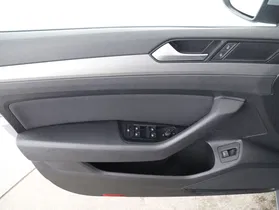 VW Passat Variant 1.5 TSI BMT | Thumbnail 9 von 24