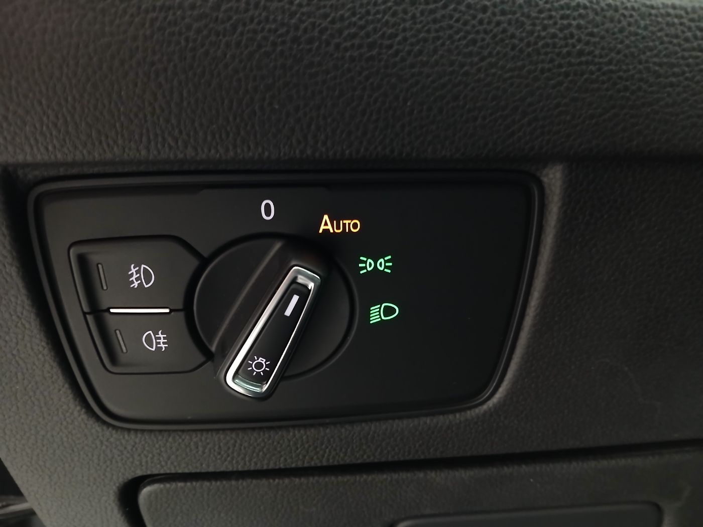 VW Passat Var. 1.5 TSI DSG Highline | Bild 13 von 27