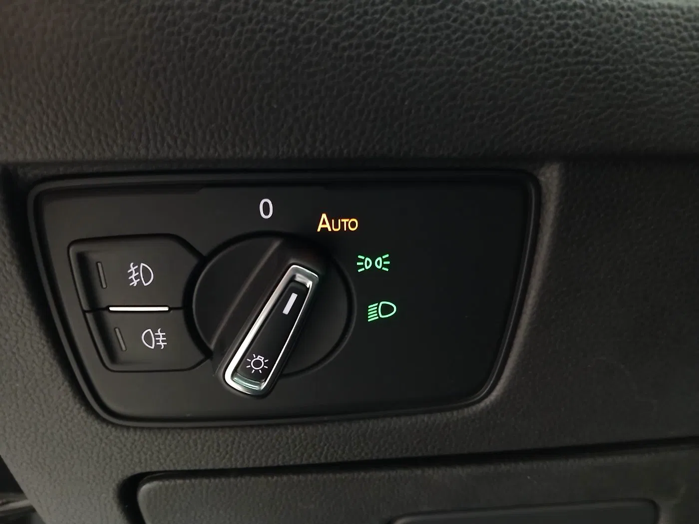 VW Passat Var. 1.5 TSI DSG Highline | Bild 13 von 27