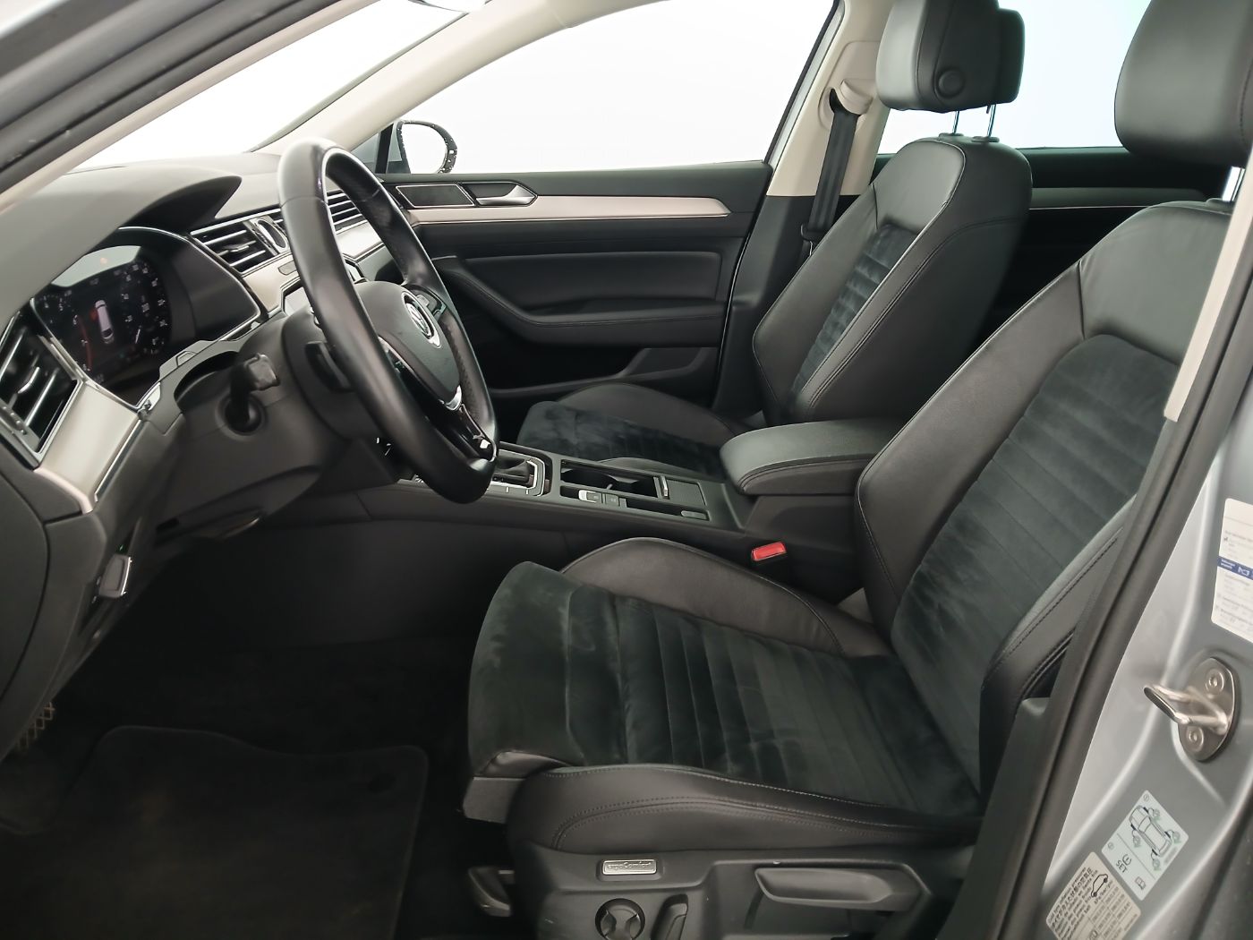 VW Passat Var. 1.5 TSI DSG Highline | Bild 14 von 27