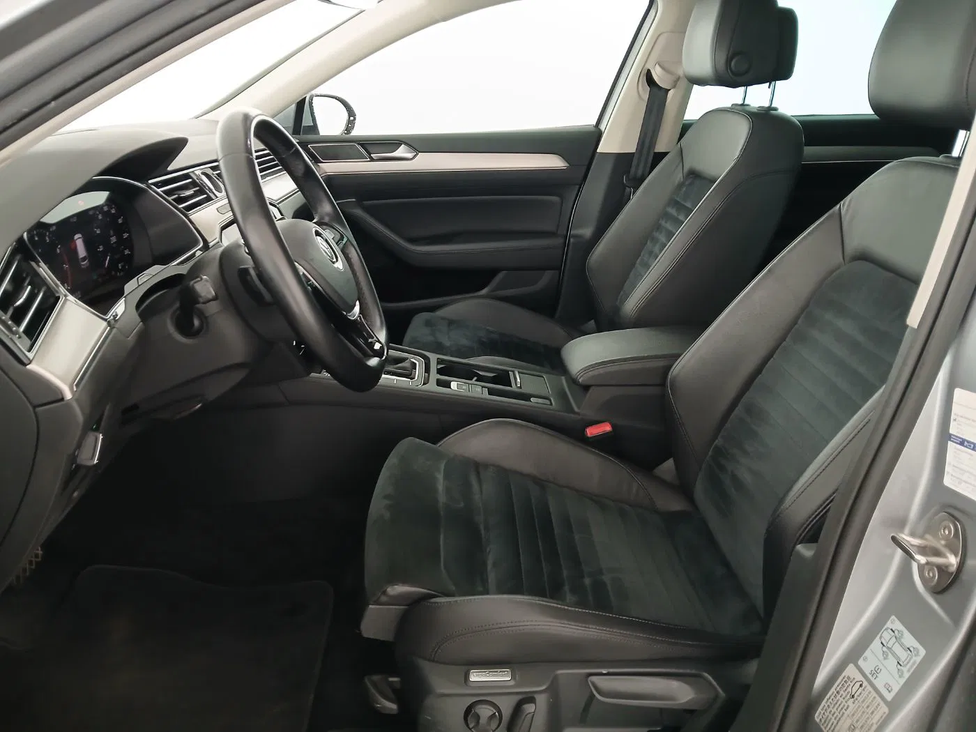 VW Passat Var. 1.5 TSI DSG Highline | Bild 14 von 27