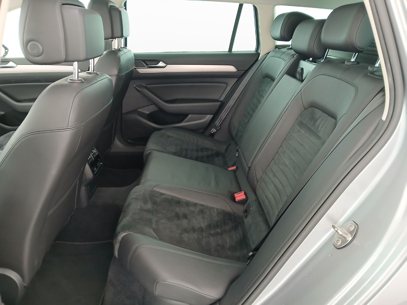 VW Passat Var. 1.5 TSI DSG Highline | Bild 24 von 27