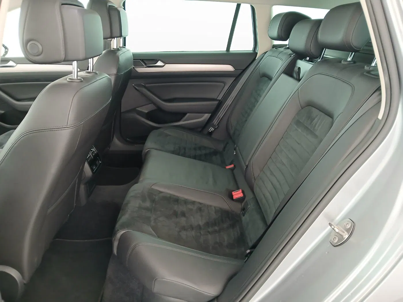 VW Passat Var. 1.5 TSI DSG Highline | Bild 24 von 27