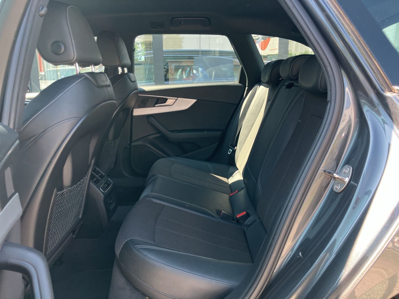 Audi A4 Avant 2.0 40 TDI sport | Bild 14 von 17