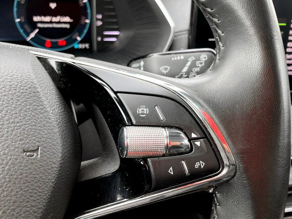 Skoda Octavia Combi 2.0 TDI Ambition | Bild 15 von 18