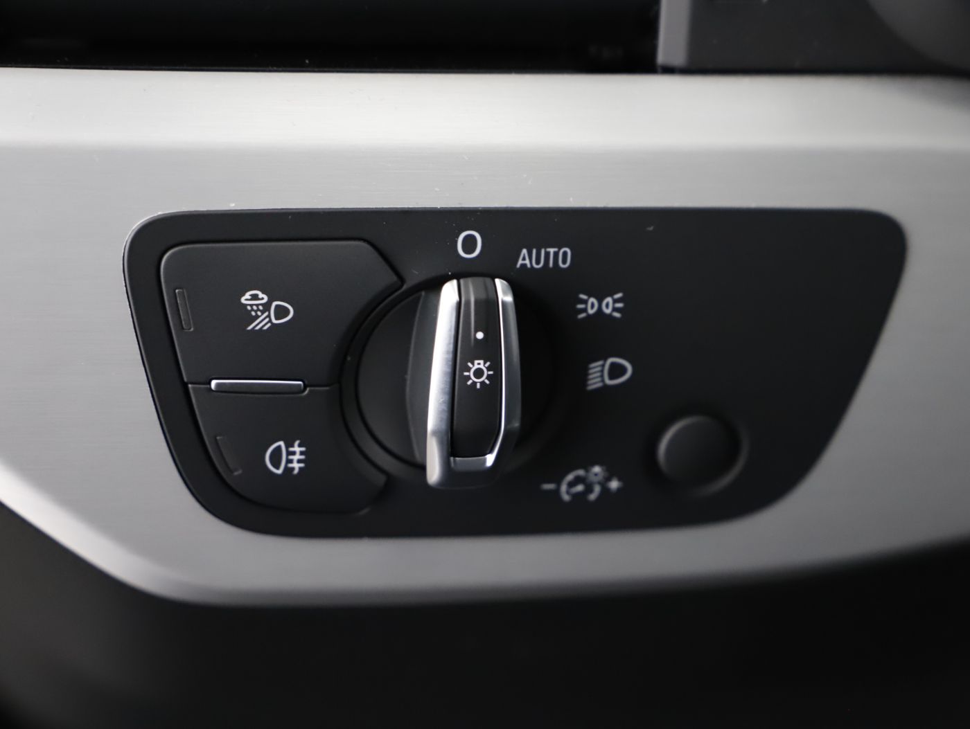 Audi A4 35 TFSI S-Line Aut. | Bild 13 von 28