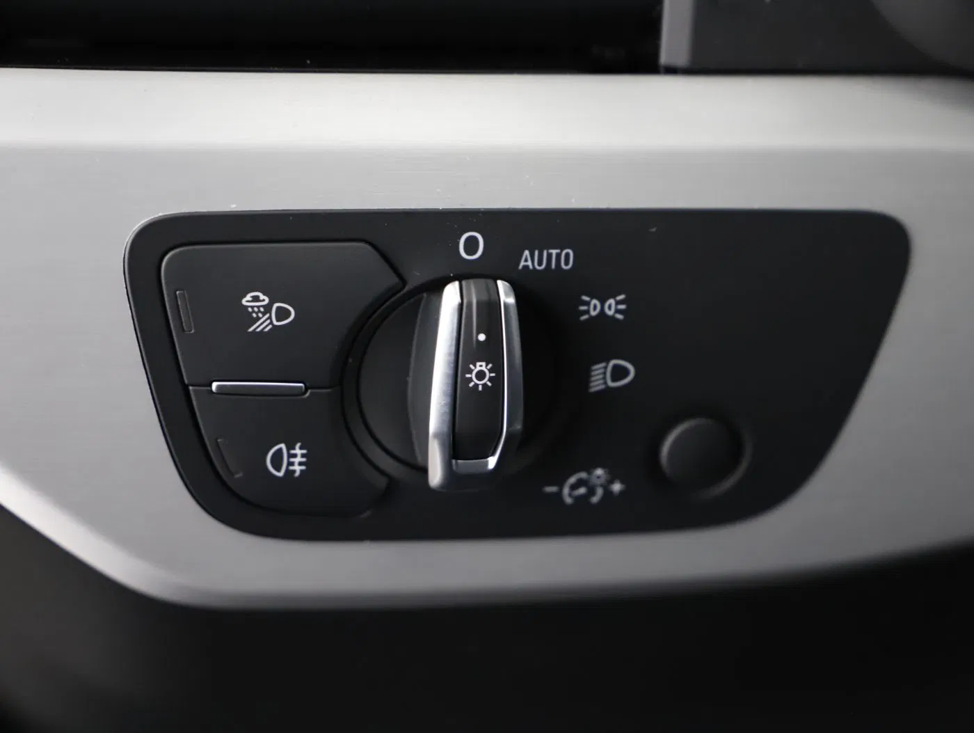 Audi A4 35 TFSI S-Line Aut. | Bild 13 von 28