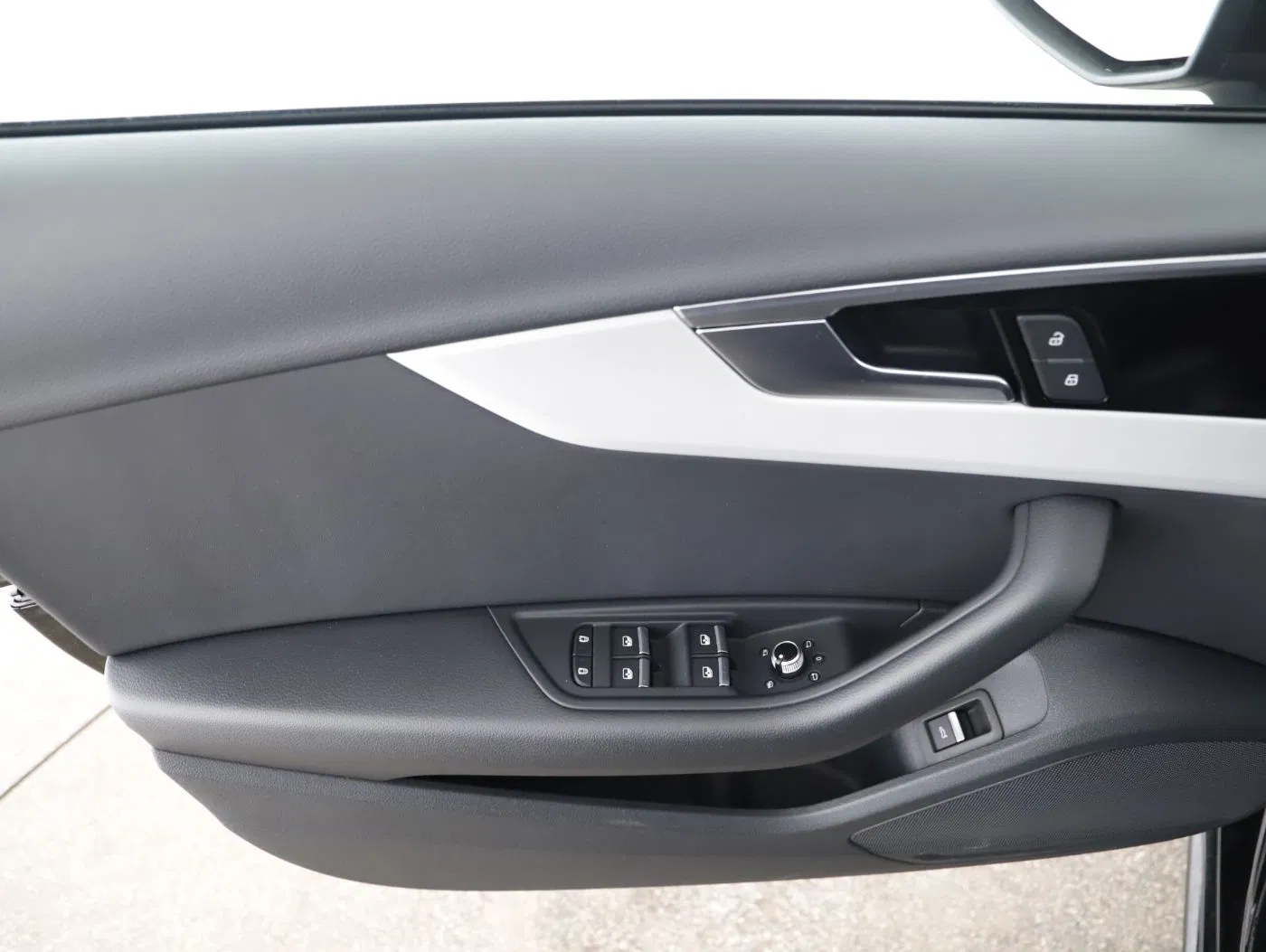 Audi A4 35 TFSI S-Line Aut. | Bild 11 von 28