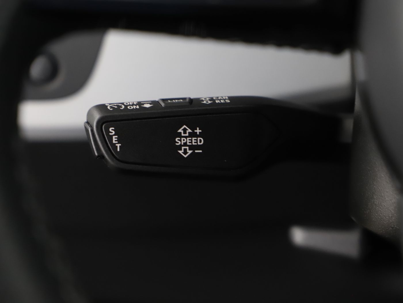 Audi A4 35 TFSI S-Line Aut. | Bild 20 von 28