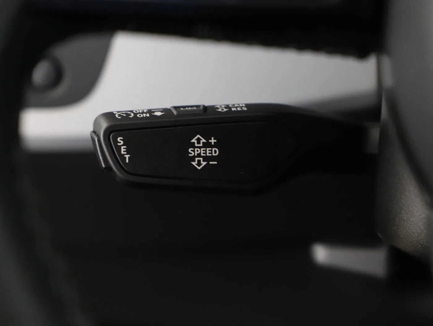 Audi A4 35 TFSI S-Line Aut. | Bild 20 von 28