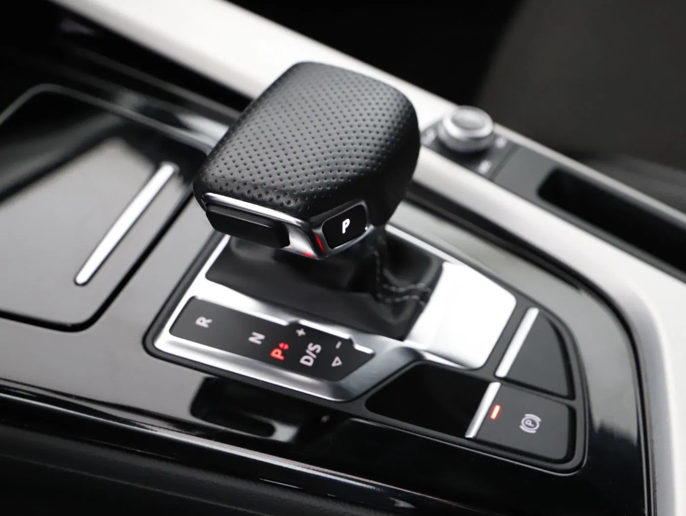 Audi A4 35 TFSI S-Line Aut. | Bild 25 von 28