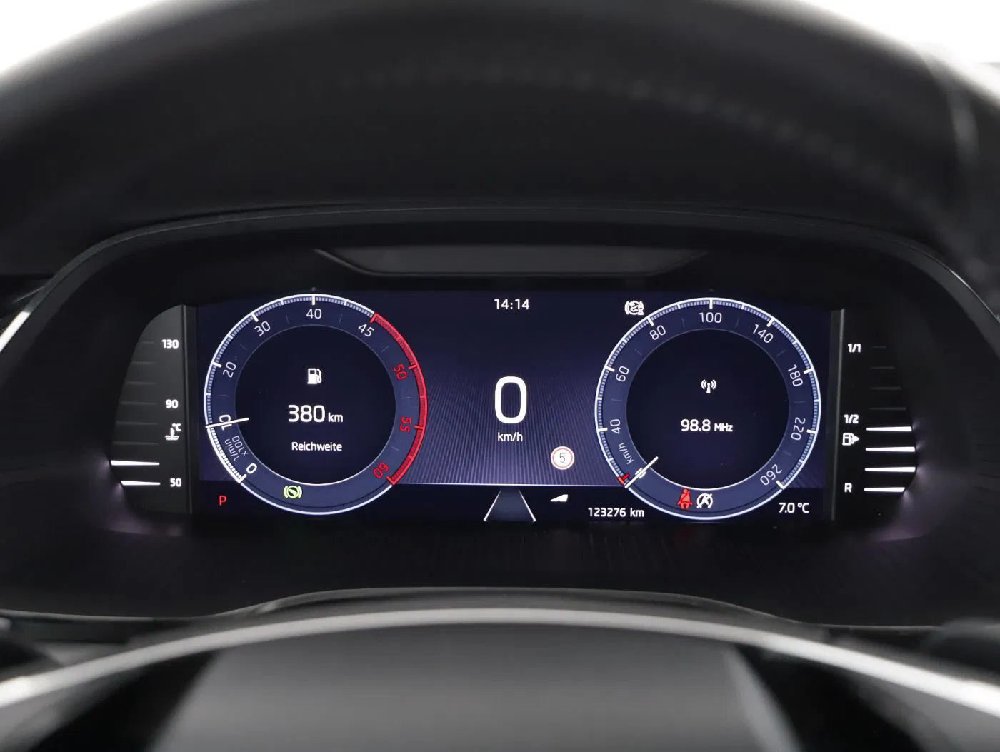 Skoda Octavia Combi 2.0 TDI Style DSG | Bild 16 von 27