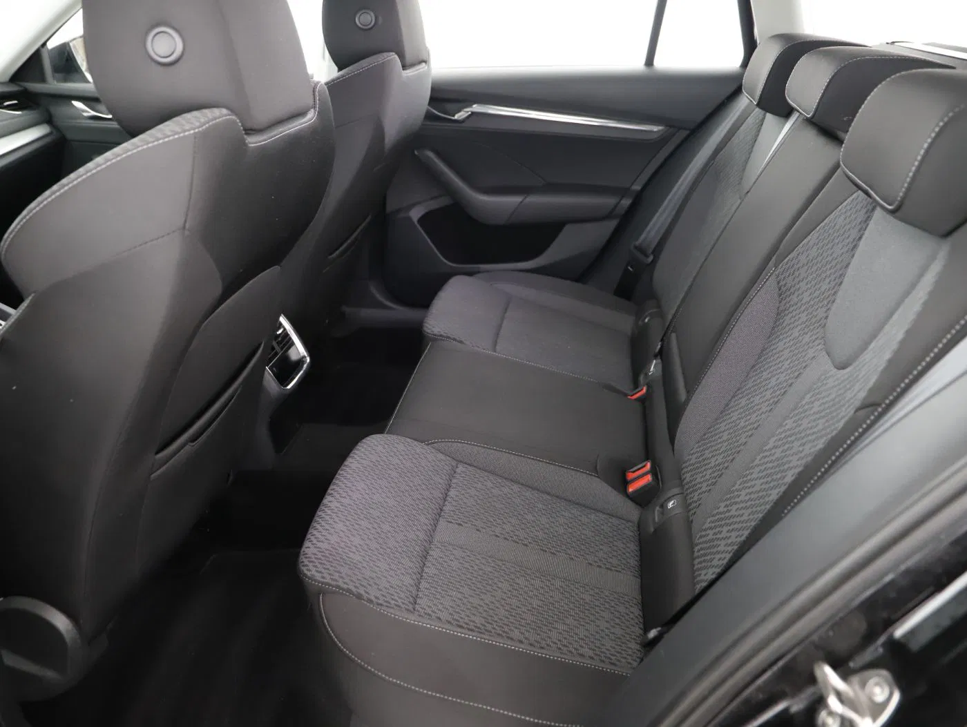 Skoda Octavia Combi 2.0 TDI Style DSG | Bild 25 von 27