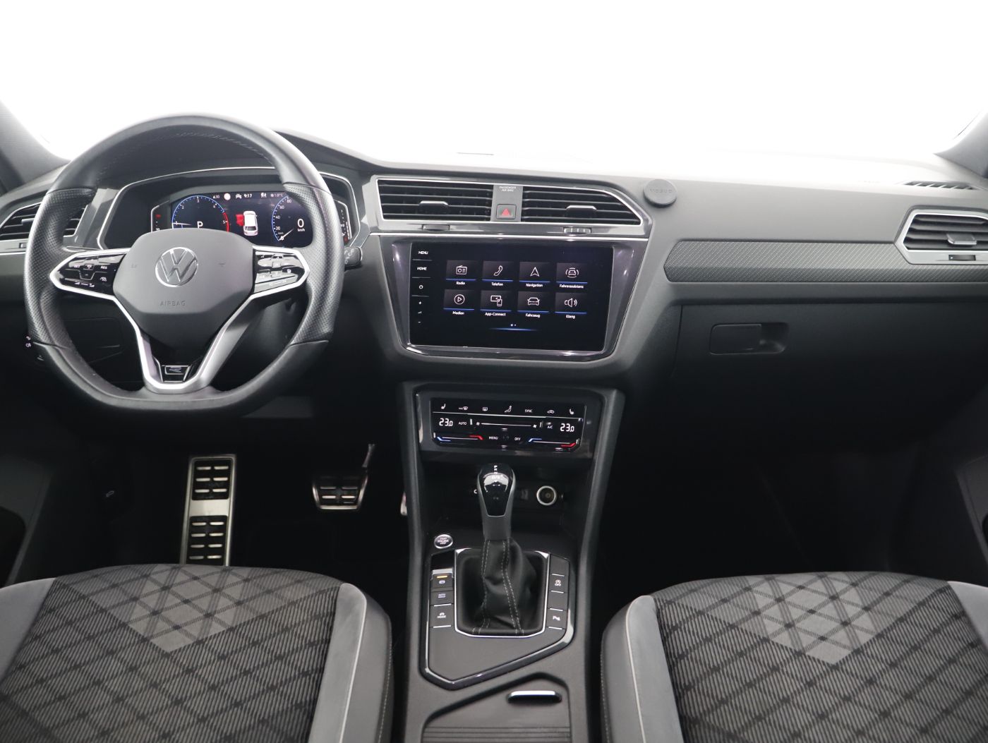 VW Tiguan 2.0 TDI BMT R-Line | Bild 22 von 25