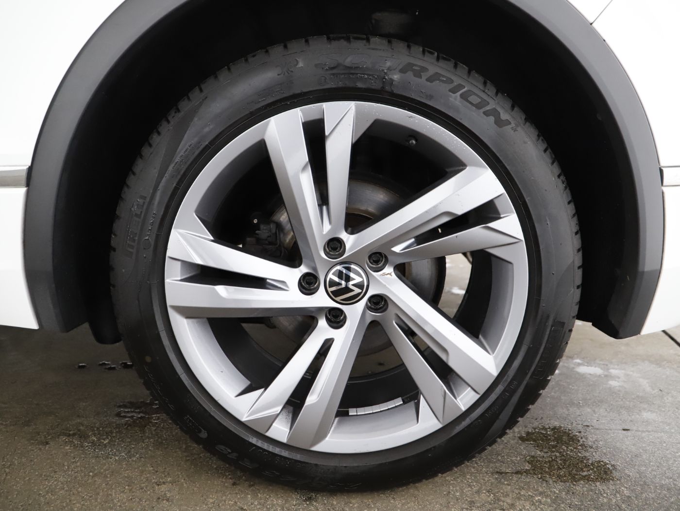 VW Tiguan 2.0 TDI BMT R-Line | Bild 4 von 25