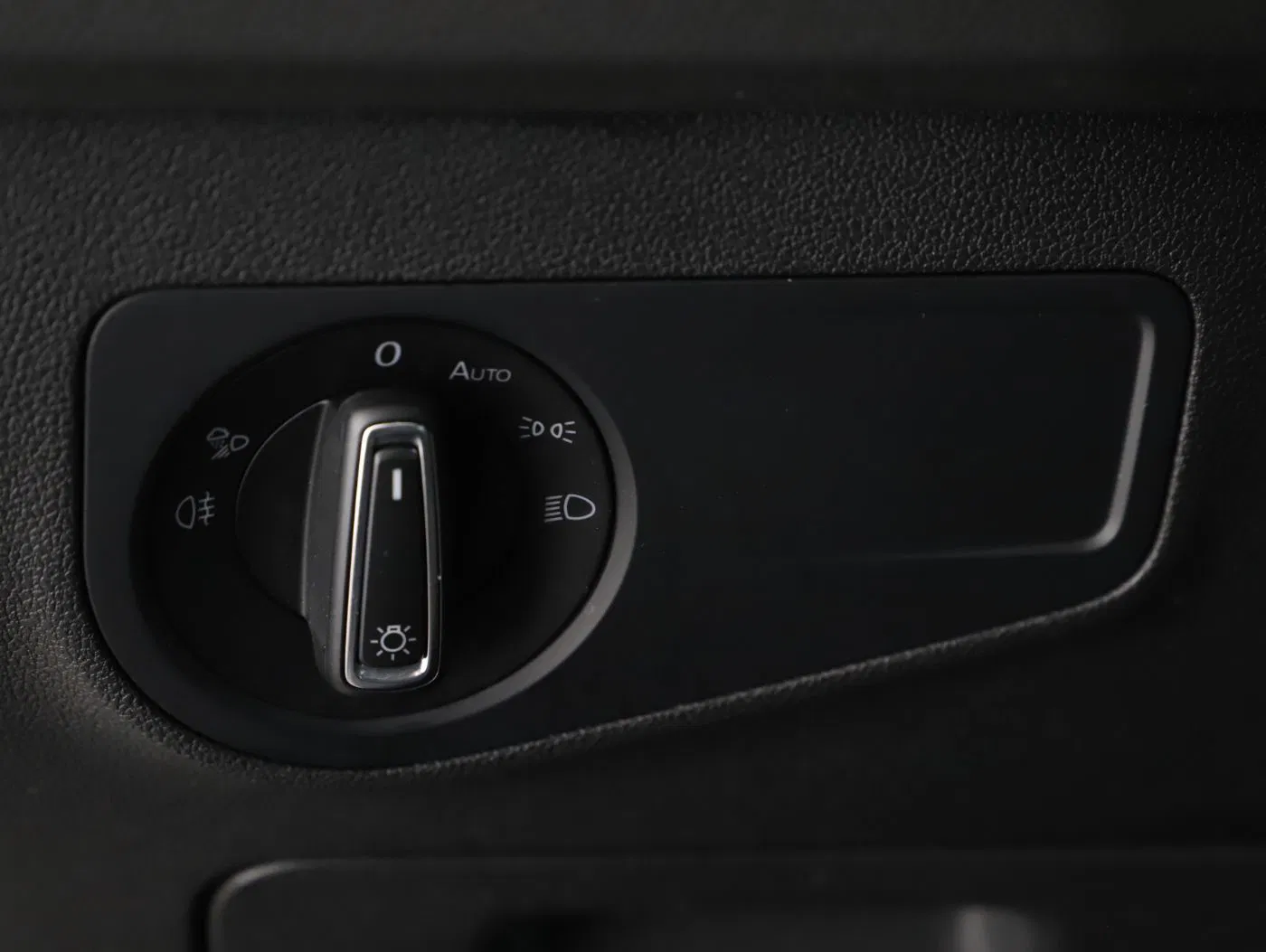 VW Tiguan 2.0 TDI BMT R-Line | Bild 11 von 25