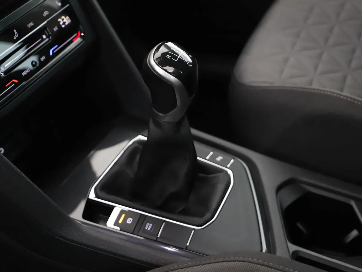 VW Tiguan 2.0 TDI Life | Bild 14 von 15