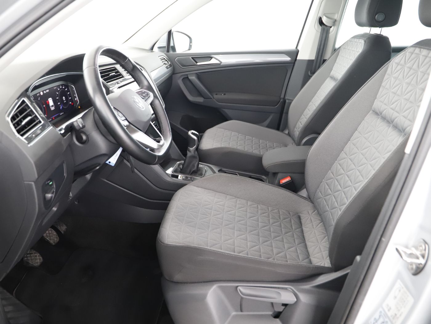 VW Tiguan 2.0 TDI Life | Bild 8 von 16