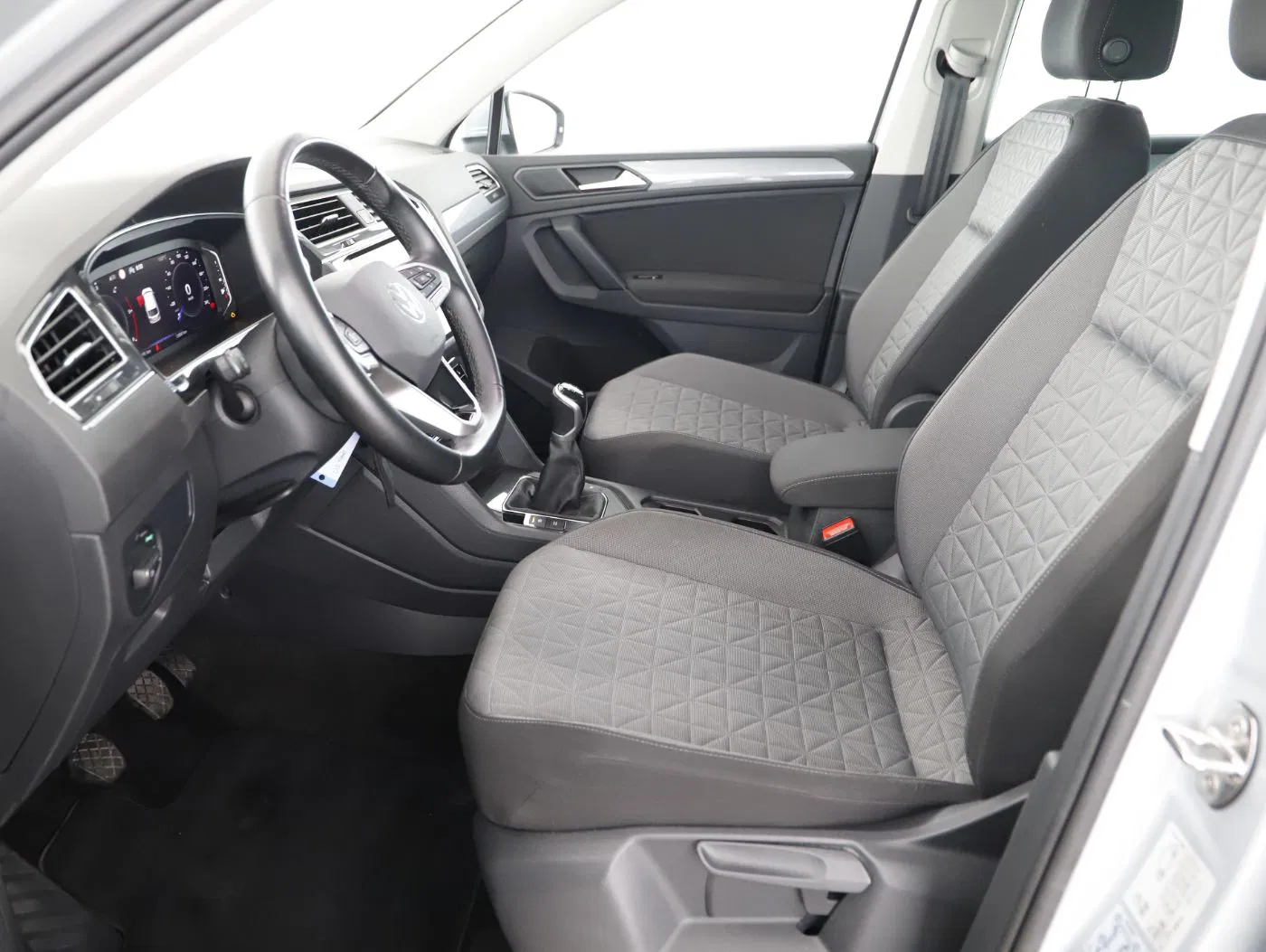VW Tiguan 2.0 TDI Life | Bild 8 von 16