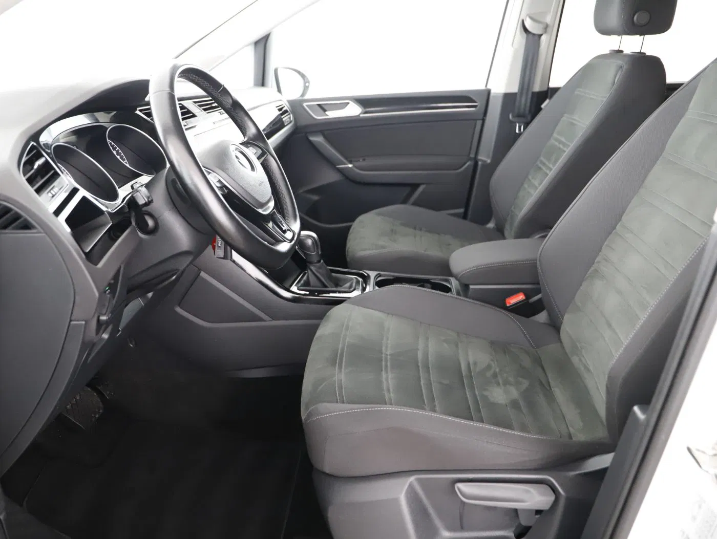 VW Touran 2.0 TDI Highline DSG | Bild 7 von 23