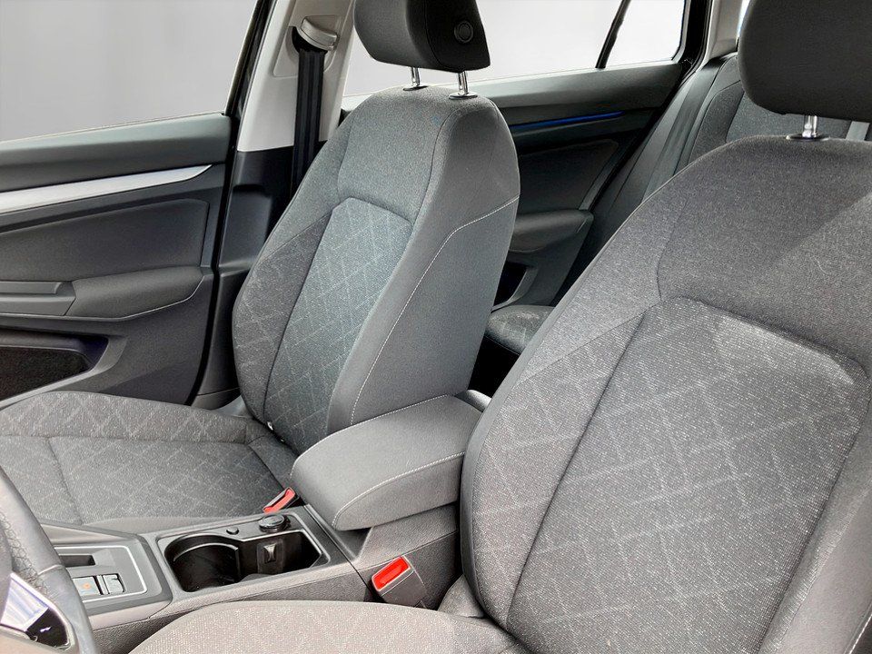 VW Golf VIII Var. 2.0 TDI Life DSG | Bild 8 von 23